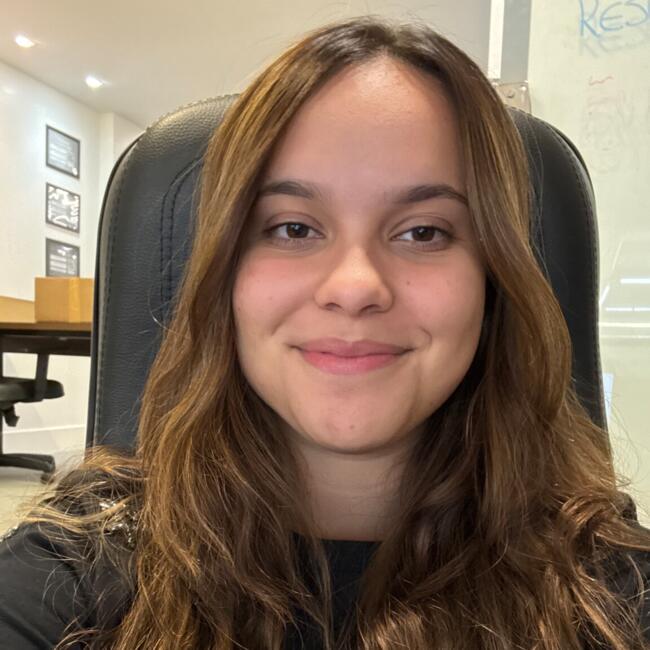 Babysitter in Brasília: Bruna