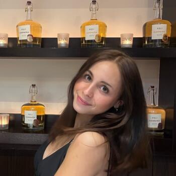 Babysitter in Boulogne-Billancourt: Louise