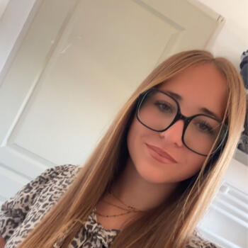 Babysitter in Saint-Savournin: Celeste