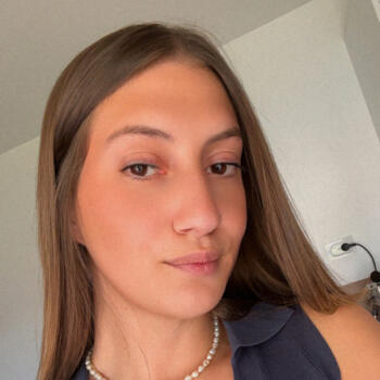 Babysitter in Marseille: AMANDINE