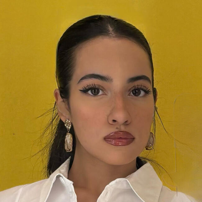 Babysitter in Paris: Salma