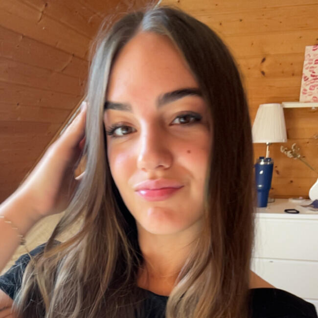 Babysitter in Férel: Lou