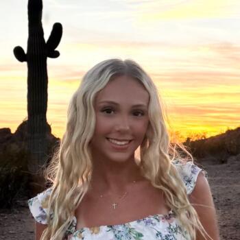 Babysitter in Phoenix: Ashley