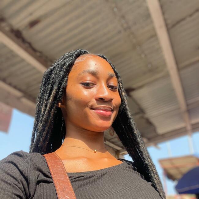 Babysitter in Tema: Angela