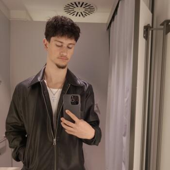 Babysitter in Nersac: Julien