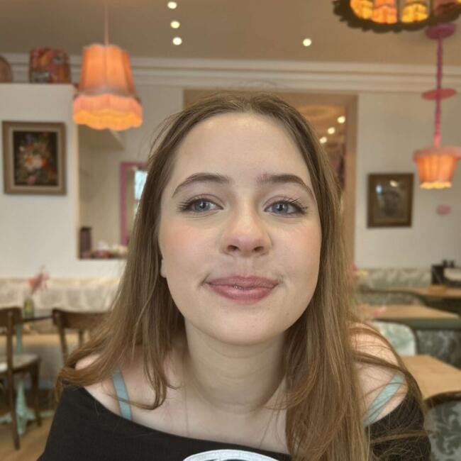 Babysitter in Romsey: Isabel
