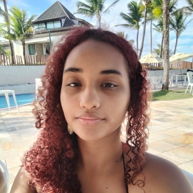 Babá em Recife: Lais