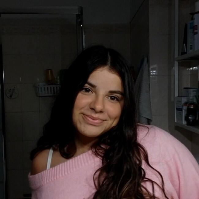 Babysitter em Olhão: Nicole