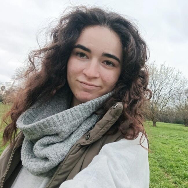 Babysitter in Solliès-Toucas: Aimie