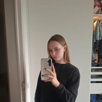 Babysitter Merksplas: Ella