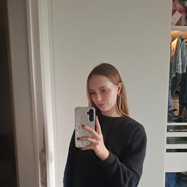 Babysitter in Merksplas: Ella