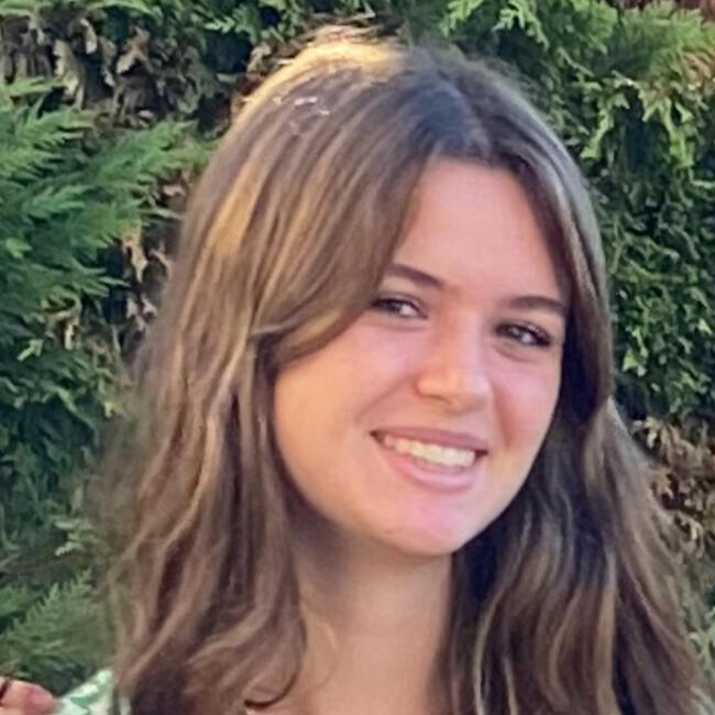 Babysitter in Tours: Violette