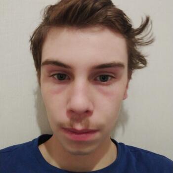 Babysitter in Niort: Cameron