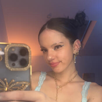 Babysitter in Sydney: Leah