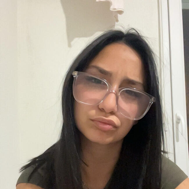 Babysitter in Antibes: Laeticia