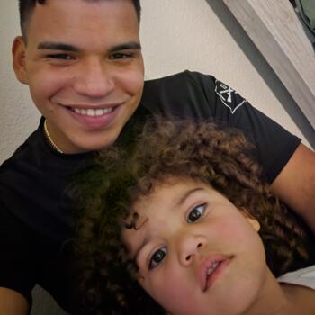 Babysitting job in El Paso: babysitting job Felix