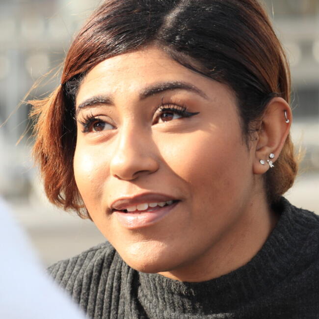 Babysitter in Paris: Aicha