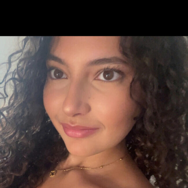 Babysitter in Saint-Aubin-lès-Elbeuf: Lylia