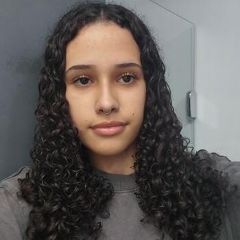 Babysitter in São José dos Campos: Nicole