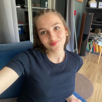Babysitter in Caen: Eva