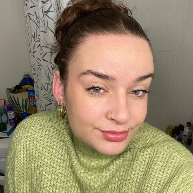 Babysitter in Saint-Cyr-sur-Loire: Amelie