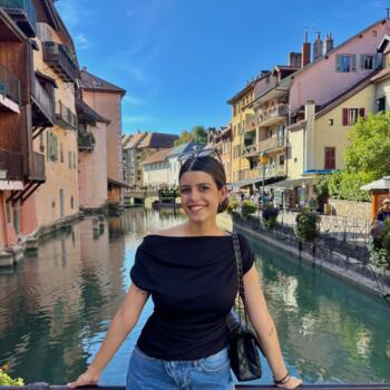 Babysitter in Lyon: Mya Laure