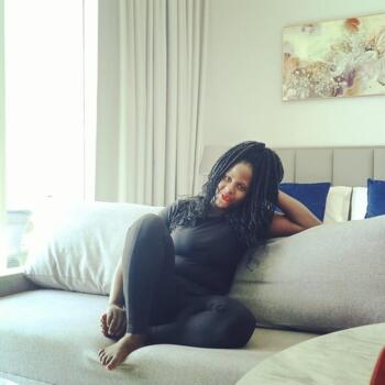 جليسة أطفال في دبي: Brenda