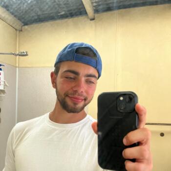 Babysitter in Gold Coast: Diego