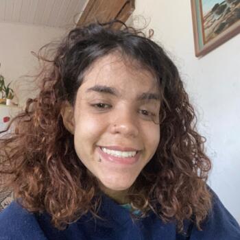 Babysitter in Bertioga: Leticia 
