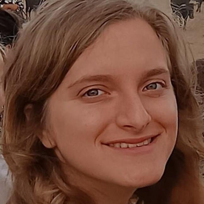 Babysitter in Paris: Fiona