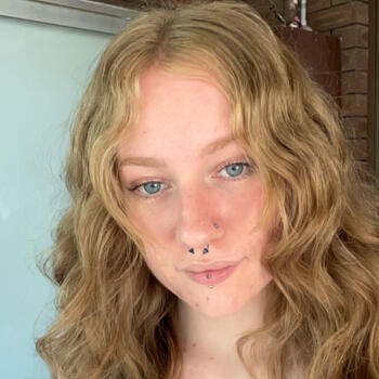 Babysitter in Rockingham: Lily