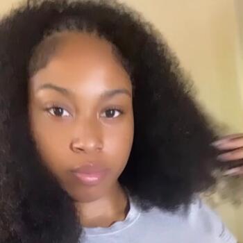 Babysitter in Borough of Queens: Iyana