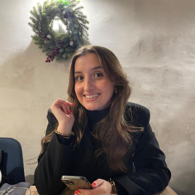 Babysitter in Montpellier: Emma