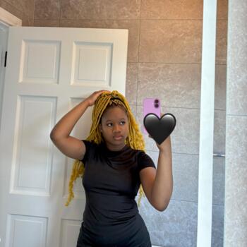 Babysitter in Dundalk: Kiara