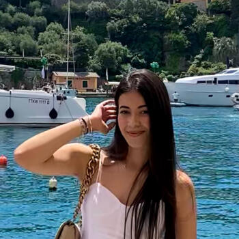 Babysitter in Vícar: Laura