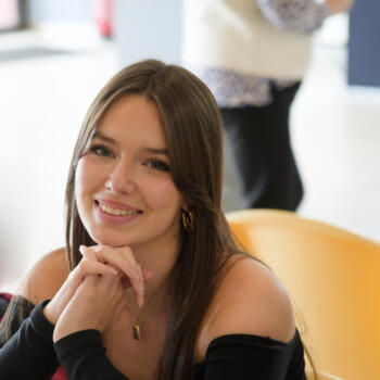 Babysitter in Antony: Assya