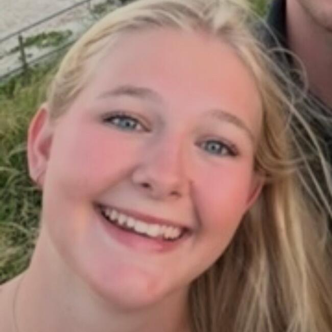 Babysitter in Singapore Island: Nina