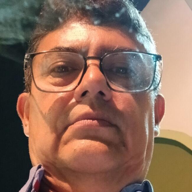 Trabajo para niñera en Palmira: Julian