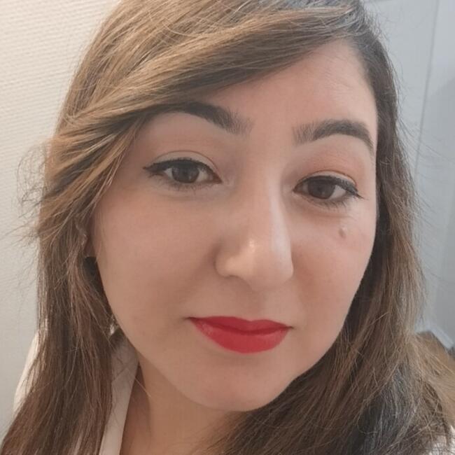 Babysitter in Vitry-sur-Seine: Kahina