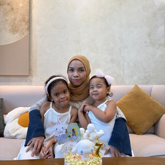 Babysitting job in Petaling Jaya: Izzati