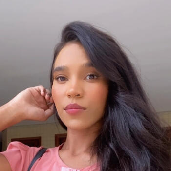 Babysitter in Brasília: Letícia
