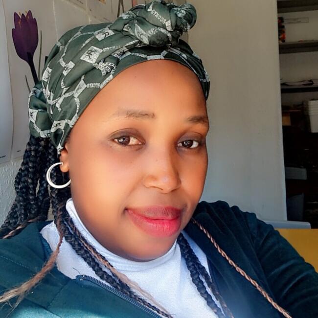 Babysitter in Midrand: Linda