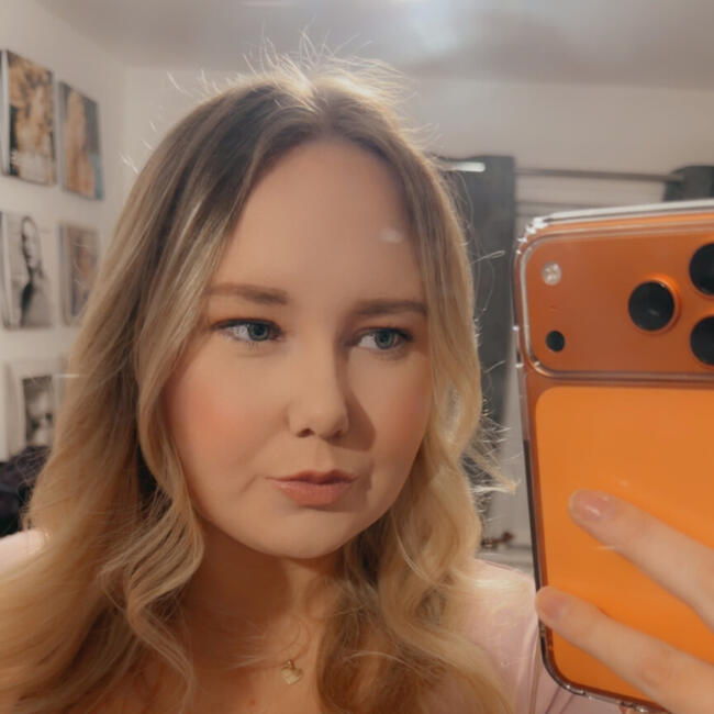 Babysitter in Hebburn: Amy