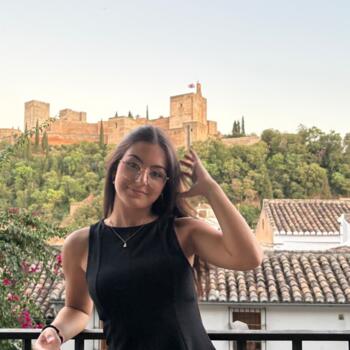 Babysitter in Granada: Elena