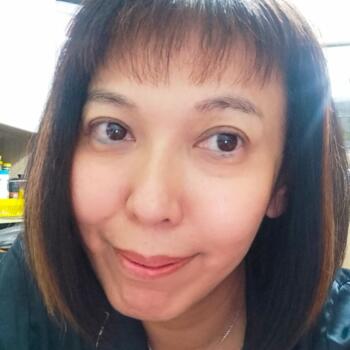 Babysitter in Singapore: Irene