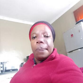Babysitter Mitchells Plain: Pumza