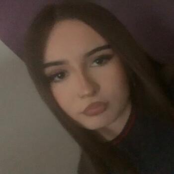 Babysitter in Caudebec-lès-Elbeuf: Lyna