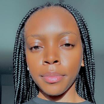 Babysitter in Champs-sur-Marne: Ashley