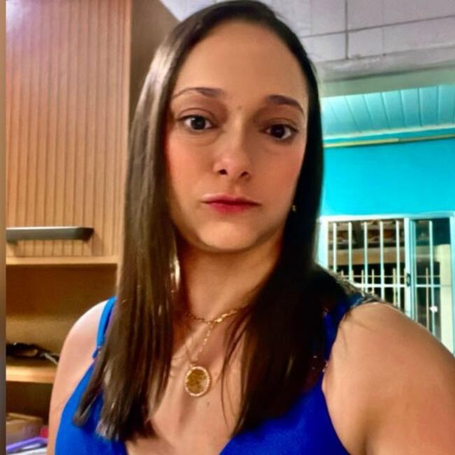 Babysitter in São José dos Campos: Vanessa