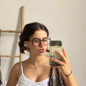 Babysitter in Bordeaux: Charlotte